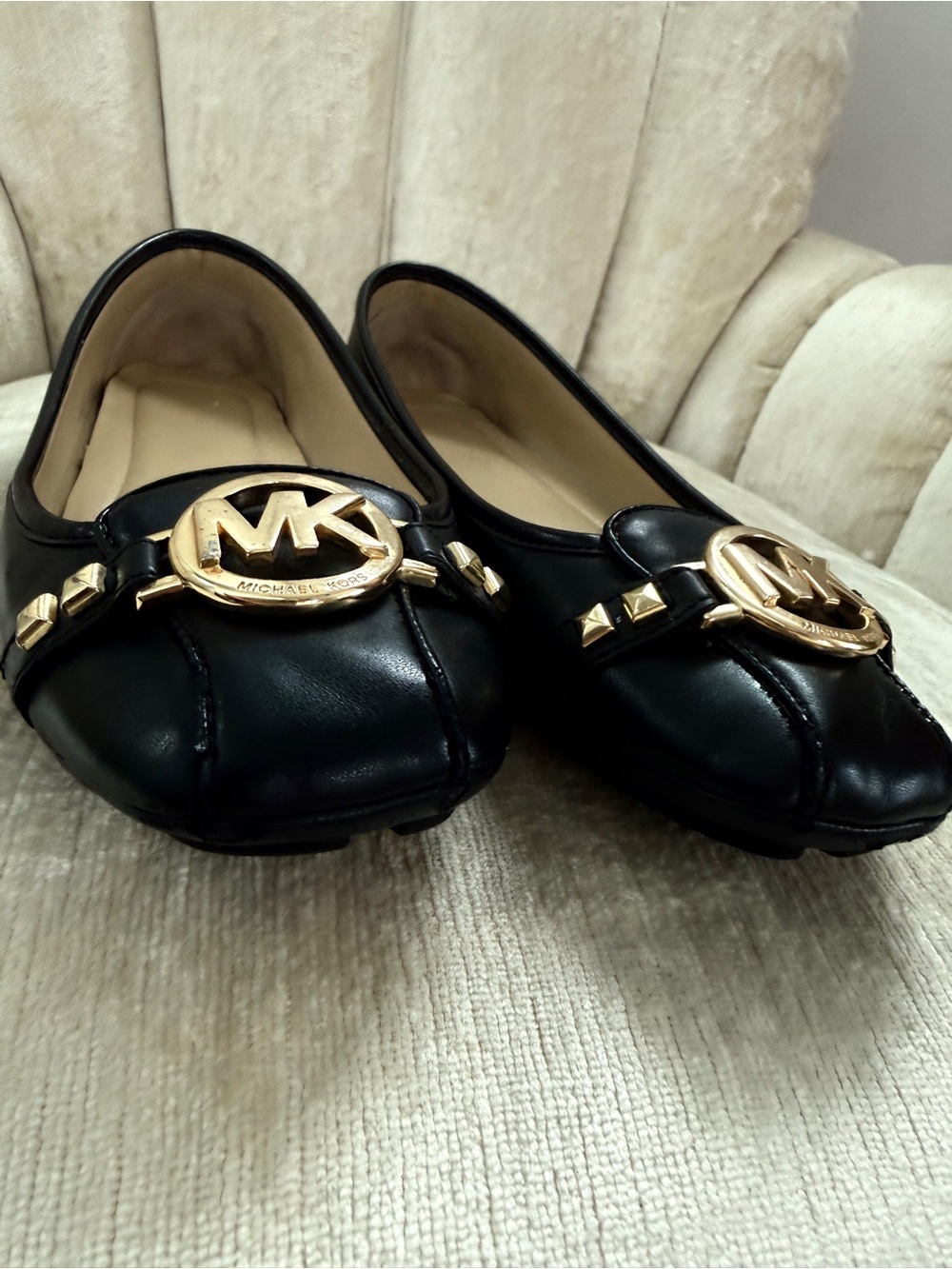 Michael Kors Black Gold Logo Ballet Flats - Picture 2 of 6